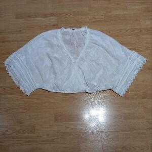Free People Cropped Ivory Crochet/Eyelet Blouse. Size Xs. EUC.